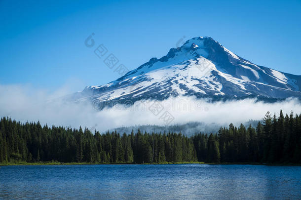 俄勒冈州山湖胡德山