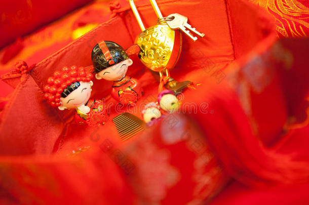 中国婚礼用卡通娃娃