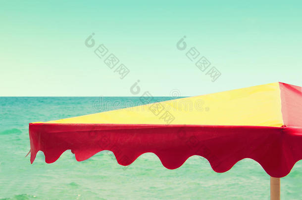 海景沙滩伞，复古风格