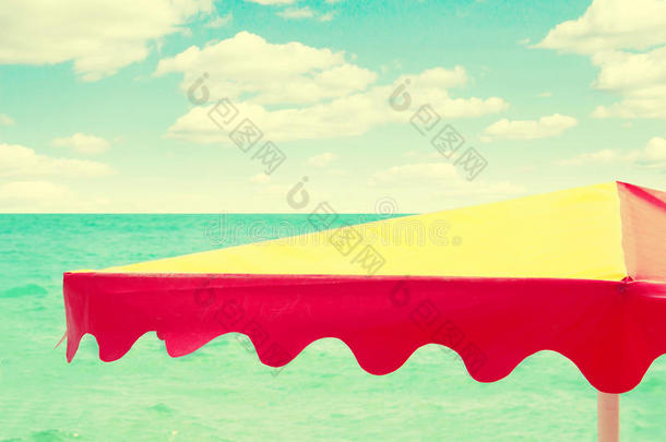 海景沙滩伞，复古风格