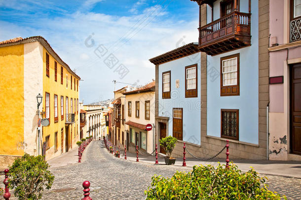 西班牙特内里费拉奥罗塔瓦的<strong>一条街</strong>。
