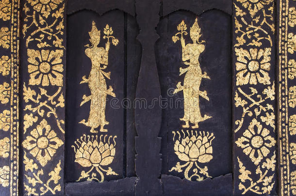 教堂门上的泰国画