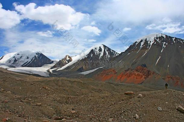 亚克什拉克地区天山山脉