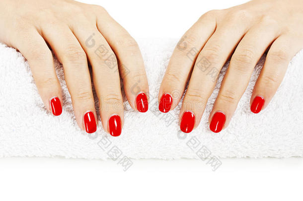 修指甲-漂亮的修指甲的女人用红色指甲油