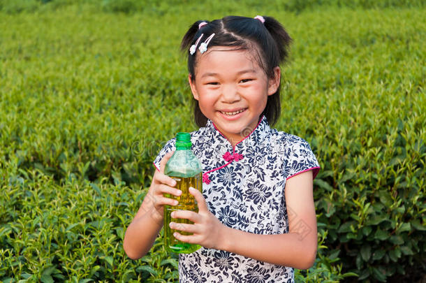 瓶子旗袍儿童瓷器服装