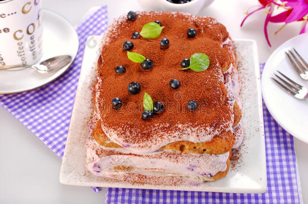 蓝莓提拉米苏蛋糕