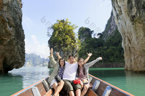 幸福家庭游船（泰国桂林）