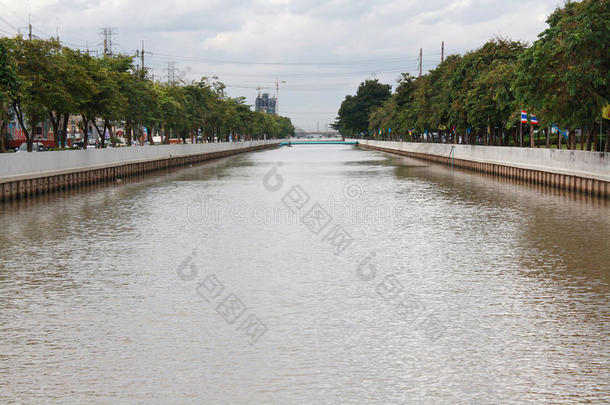 原水渠道（klong prapa）