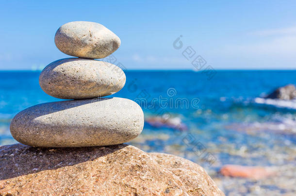 石头入海