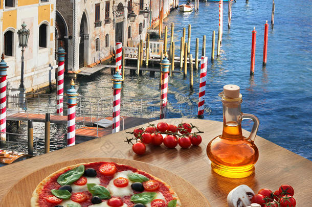 意大利威尼斯对运河的意大利披萨
