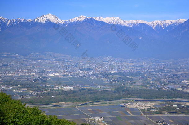 阿祖米诺市与日本阿尔卑斯山