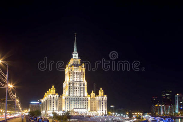 俄罗斯莫斯科，夜晚的高楼