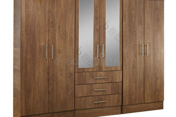 棕色木质衣柜，白色背景