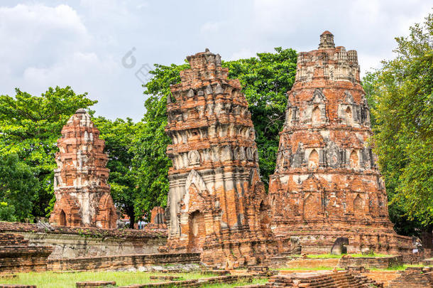 泰国阿尤塔亚的一座寺庙，玛哈哈寺的一座毁坏的佛塔