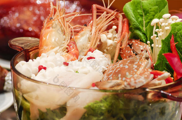 苏基雅基海鲜汤，亚洲美食。