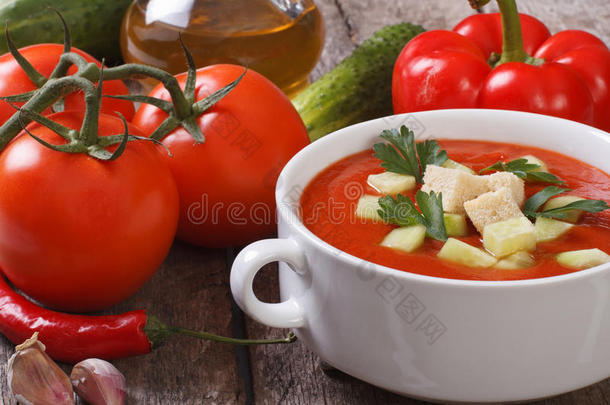 新鲜番茄凉拌菜油汤