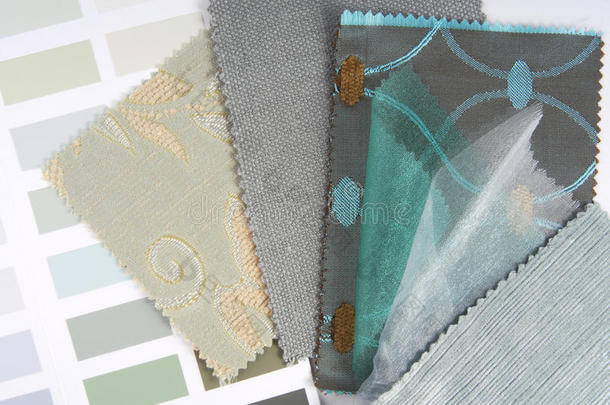 装饰挂毯和窗帘颜色选择