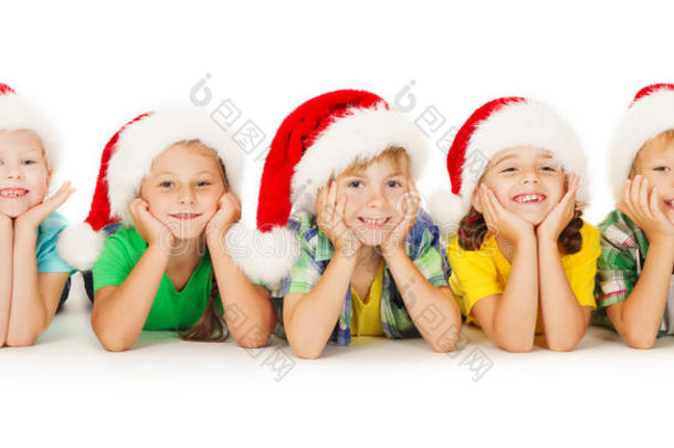 戴帽子的圣诞孩子，一群孩子圣诞老人助手，白色