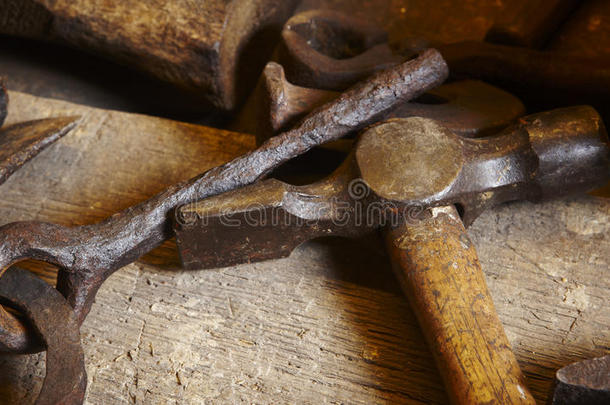 古董工具。用木块<strong>锤击</strong>。
