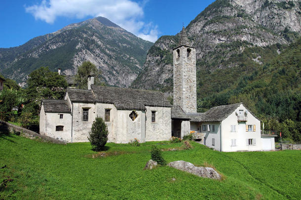 瑞士提契诺瓦尔韦尔扎斯卡教堂