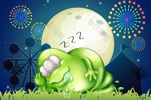 一个胖胖的怪物在夜半的狂欢节上睡觉