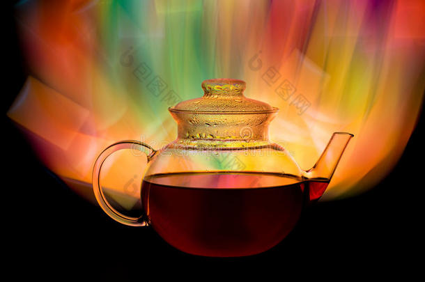 玻璃茶壶与<strong>红茶</strong>和消防<strong>背景</strong>