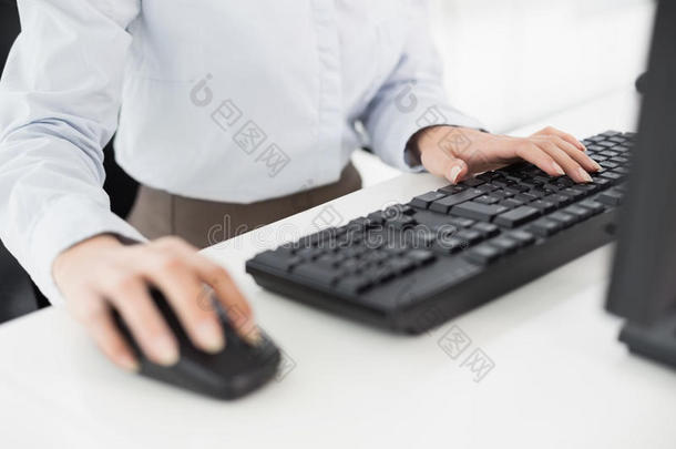 手电脑键盘鼠标特写