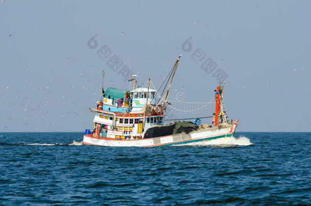 渔船拖网渔船。