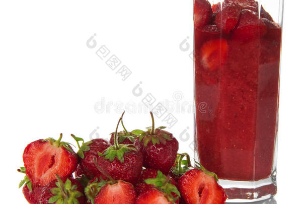 浆果和草莓的新<strong>鲜果汁</strong>