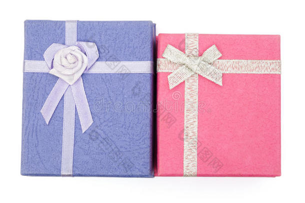 顶视图紫色和粉色礼品盒
