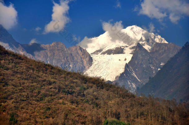 贡嘎山