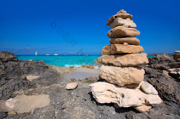 福尔门特拉illetes海滩海滩上的<strong>石像</strong>