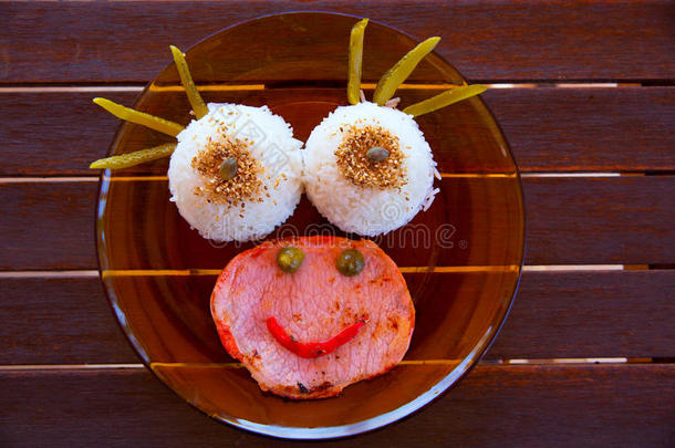 米饭肉笑脸搞笑儿童食品