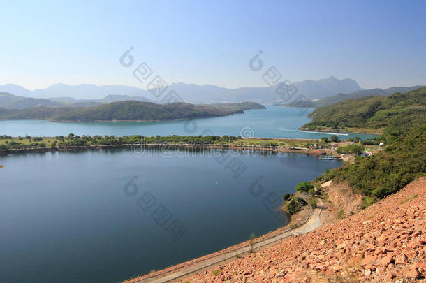 湖、水、资源、水库、天空、高地、丘陵、车站、倒影、海角、地区、海岸、山脉、海湾、河流