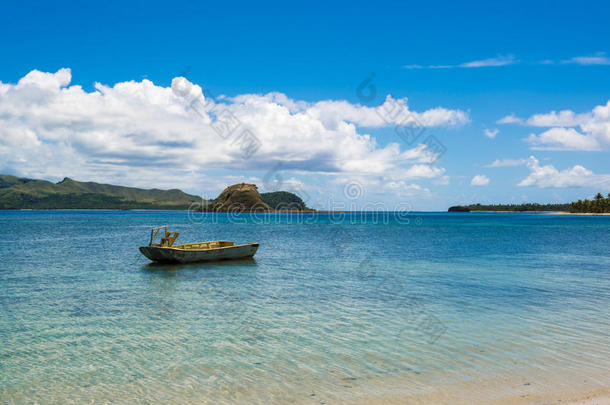 太平洋上的木船，美丽的海景