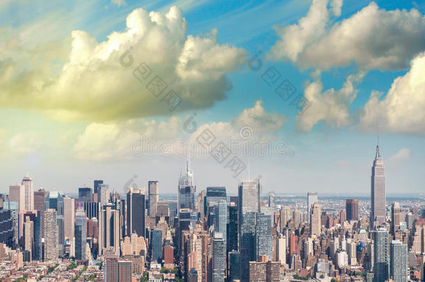 纽约。从直升飞机上俯瞰曼哈顿城高楼