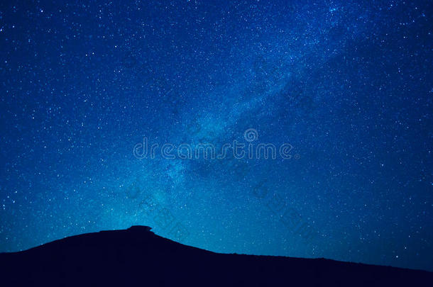 夜晚的银河系恒星