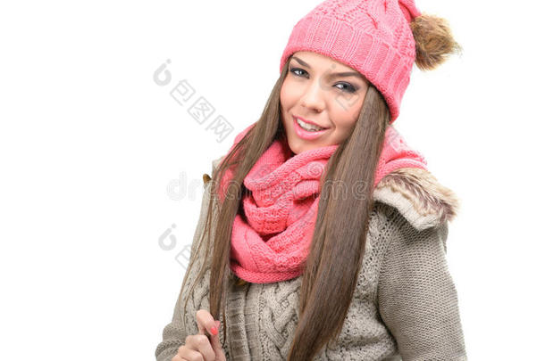 时尚模特-冬季衣服，帽子，围巾，在室内