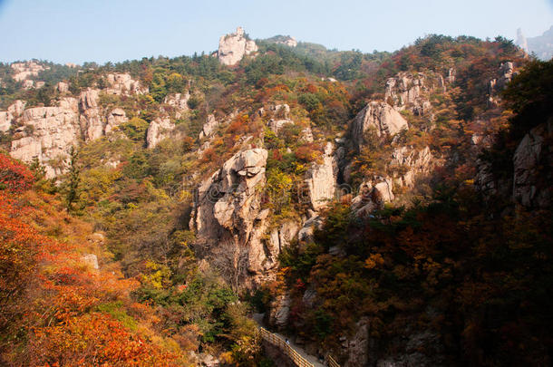 中国<strong>崂山</strong>秋色秀丽