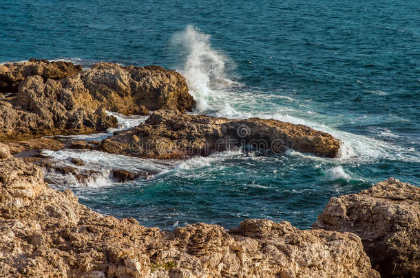 美丽的海水泻湖碧蓝的海水