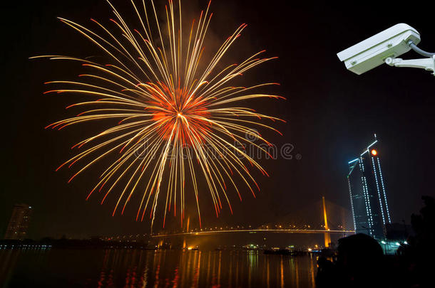 监控新年焰火<strong>晚会的</strong>安全摄像头