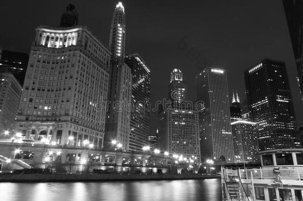 芝加哥河夜色黑白