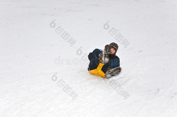 孩子们在托博根滑冰