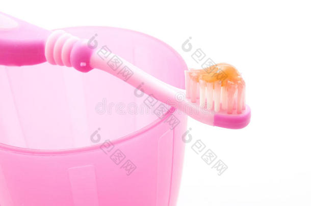 粉色牙膏<strong>牙刷</strong>