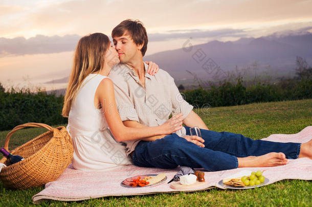 情侣浪漫野餐