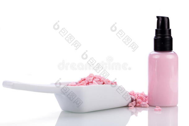 粉红沐浴露和芳香盐的分离