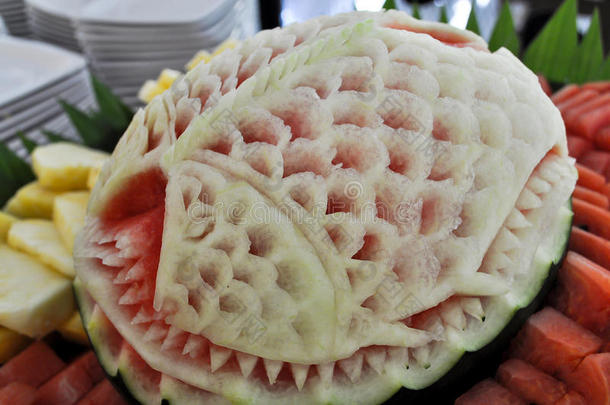 成套食品上的西瓜雕刻