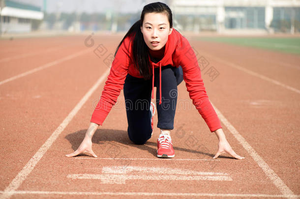 中国女运动员<strong>起跑姿势</strong>