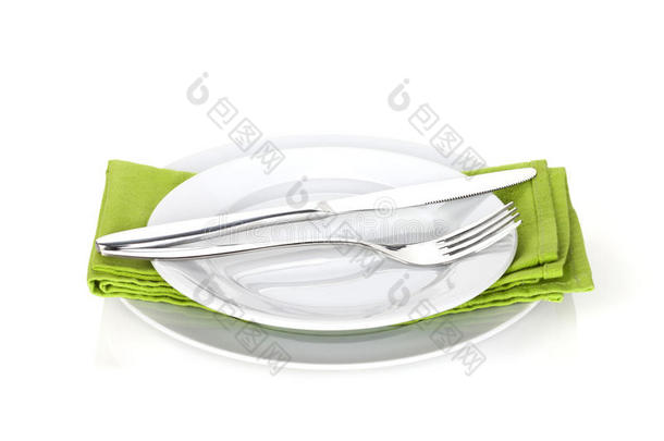 银器或餐具盘子上的叉子、勺子和刀子