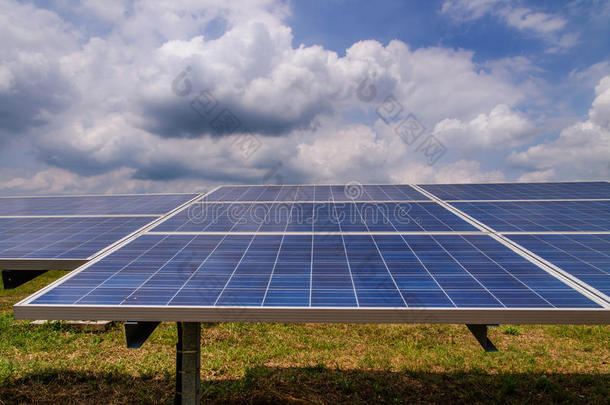 绿地太阳能电池板